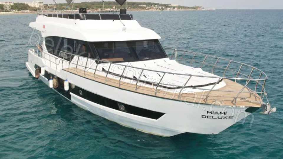 Miami Deluxe фото яхты